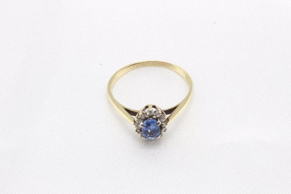 Vintage 18 ct Gold Ring with Sapphire and Diamonds Size R half
