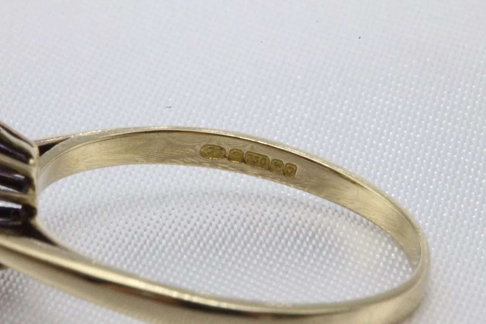 Vintage 18 ct Gold Ring with Sapphire and Diamonds Size R half