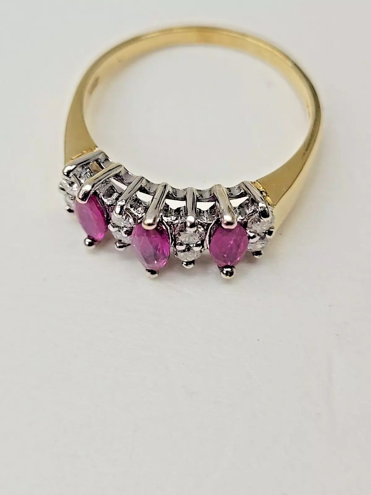 Vintage 18 ct Gold Ring with Rubies and Diamonds Size Q
