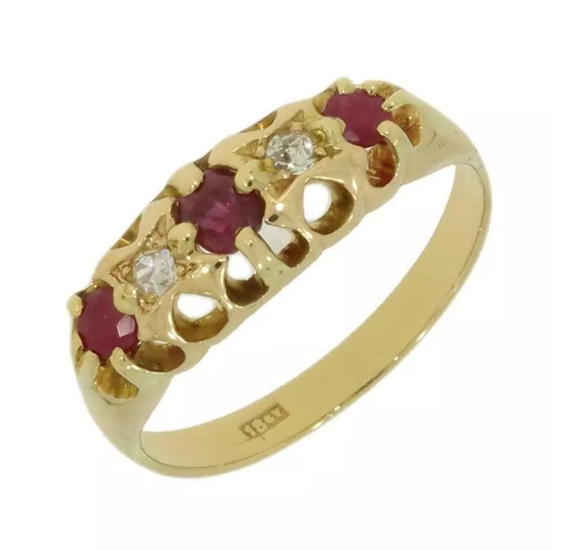Vintage 18 ct Gold Ring with Ruby and Diamonds Size L