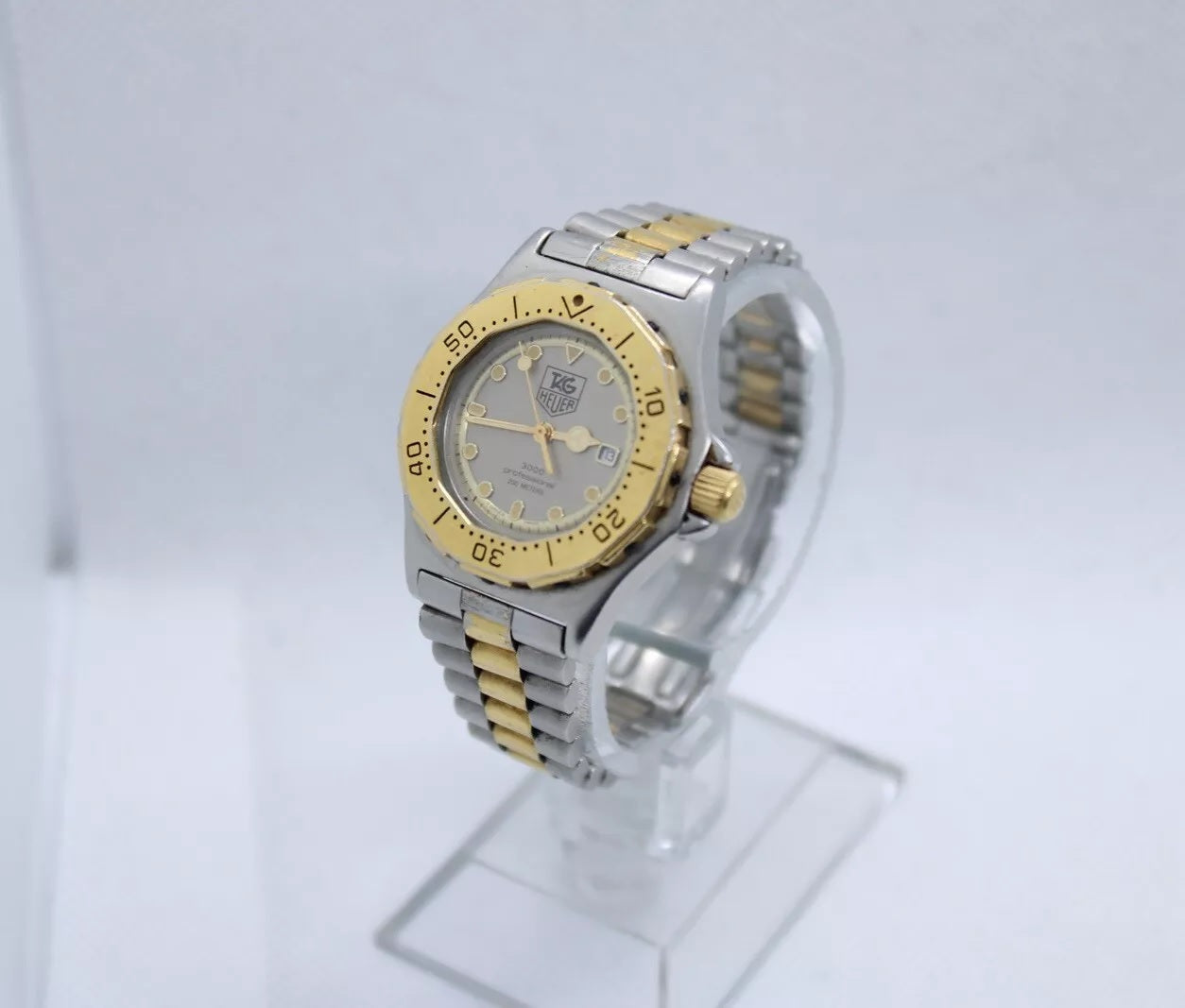 vintage ladies tag watch in silver colour